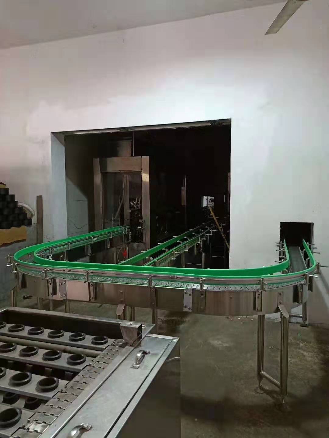 瓶装酒厂灌装机